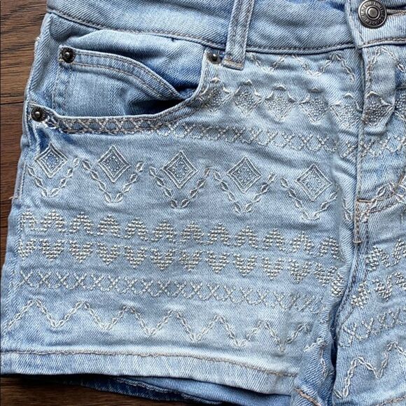 Aztec style embroidered jeans size 30 - Picture 1 of 5